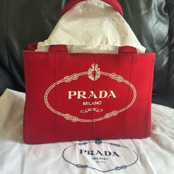 Prada Canapa - Picture 3 of 9